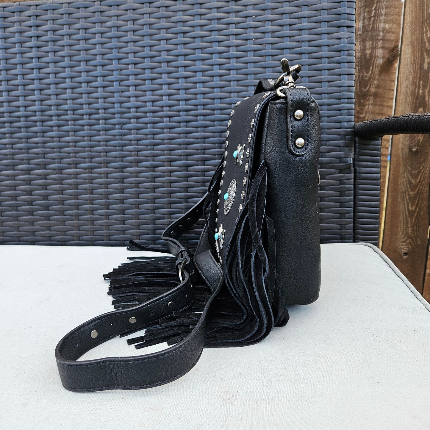 Montana_West_fringe_crossbody_MW1270-8360BK3